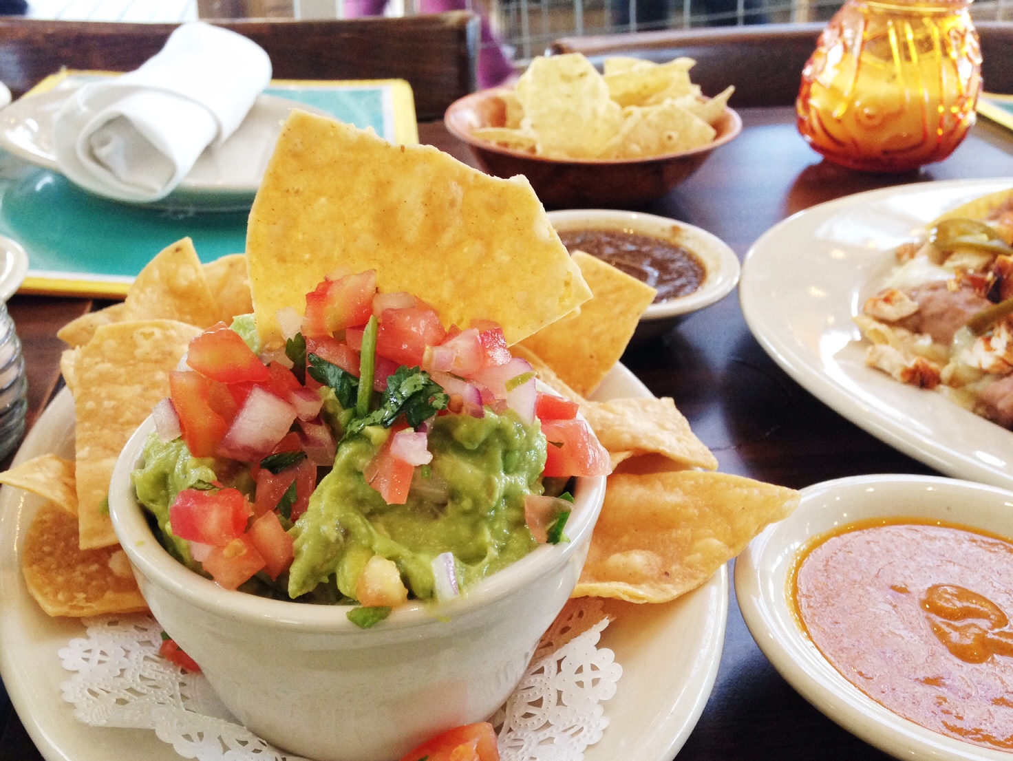 Guacamole El Chile Cafe Y Cantina happy hour