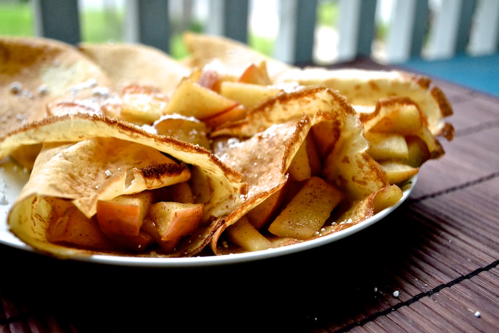 Caramelized Apple Crepes, Crepini | www.thefreshfind.com