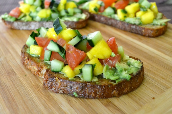 Cucumber Mango Bruschetta | www.thefreshfind.com