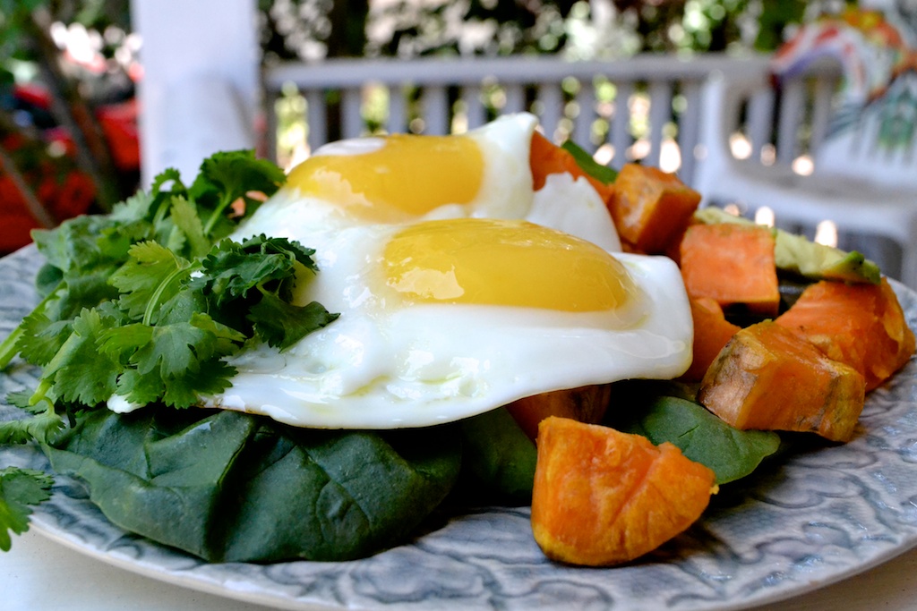 Sunny Side up Eggs | www.thefreshfind.com