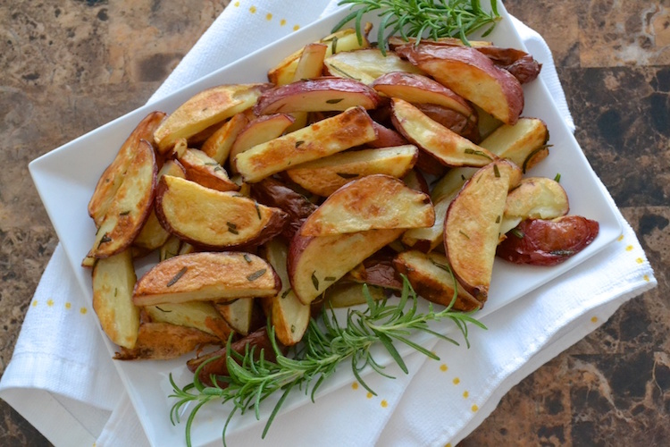 Rosemary Roasted Potatoes | www.thefreshfind.com