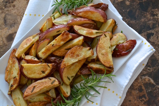 Rosemary Roasted Potatoes | www.thefreshfind.com