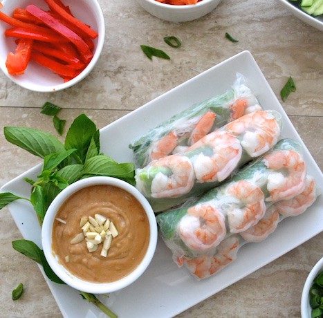 Vietnamese Spring Rolls with Peanut Sauce | www.thefreshfind.com