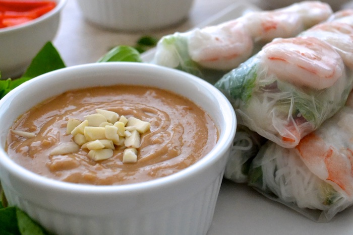 Easy Peanut Sauce recipe with only FIVE ingredients! | www.thefreshfind.com