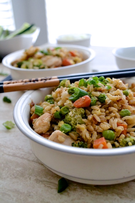 Vegetable Fried Brown Rice- you will not be disappointed by this super simple and healthier recipe for fried rice! | thefreshfind.com