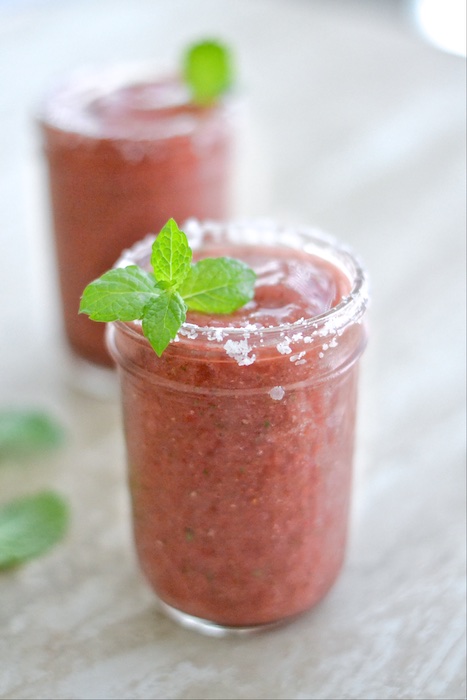 Skinny Watermelon Mint Margaritas | thefreshfind.com