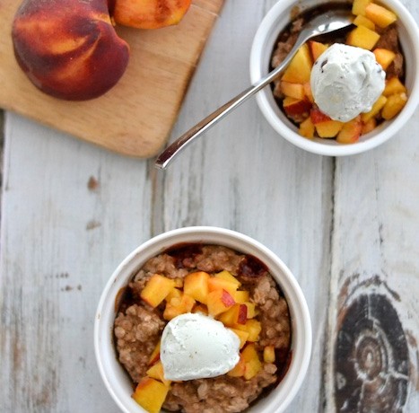 Gluten Free Peach Cobbler | thefreshfind.com