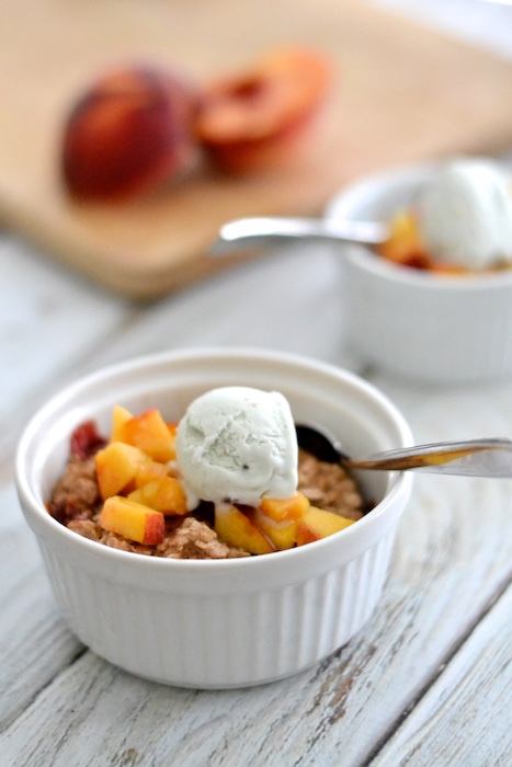 Gluten Free Peach Cobbler | thefreshfind.com