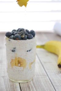 Blueberry Banana Overnight Oats | thefreshfind.com