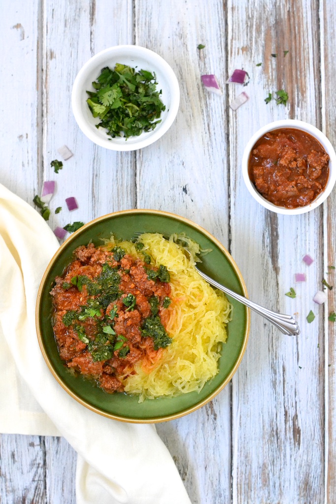 Spaghetti Squash with meat sauce | thefreshfind.com