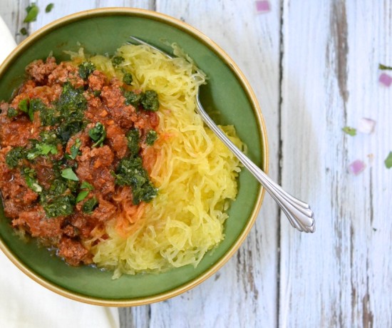 Spaghetti Squash with meat sauce | thefreshfind.com